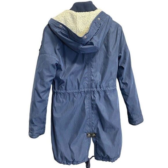 WOMENS NAVY BLUE ABERCROMBIE SHERPA FUR LINED PARKA JACKET M winter coat hood - Picture 3 of 12